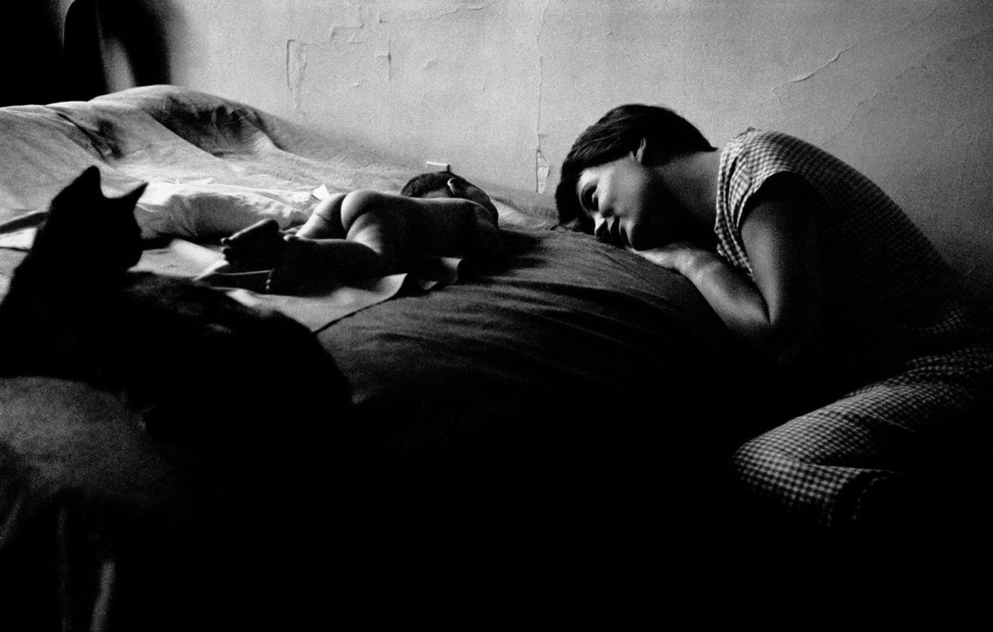 elliott erwitt mother and baby