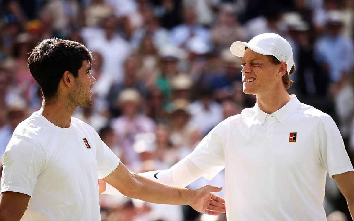 changeover Carlos Alcaraz Jannik Sinner