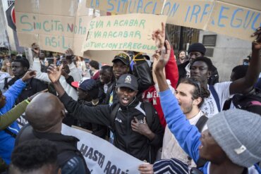 spagna regolarizzazione migranti